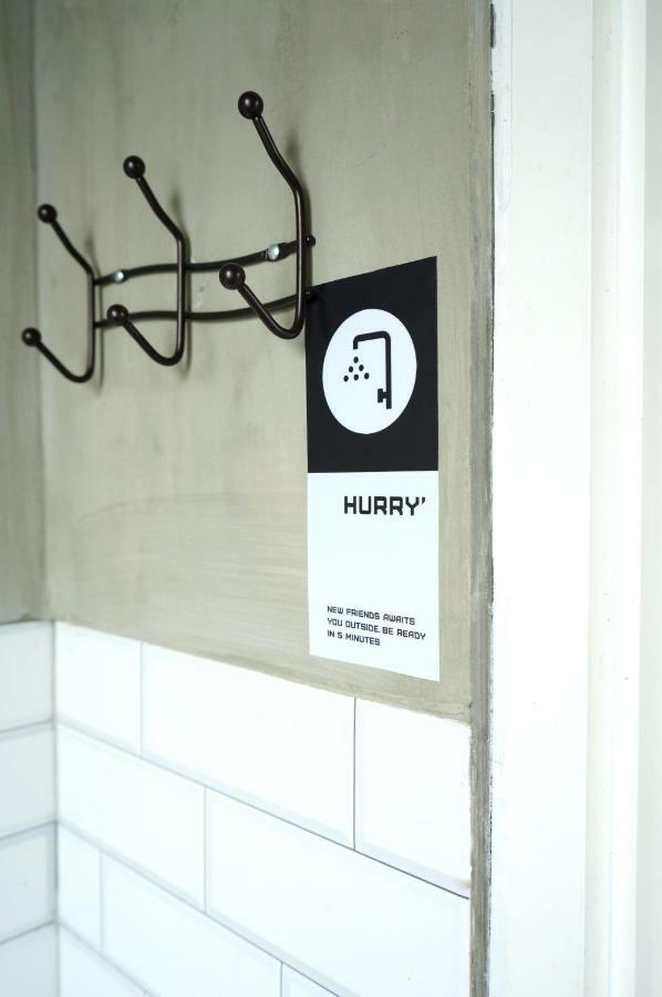 So! Boutique Hostel Malang Exterior foto